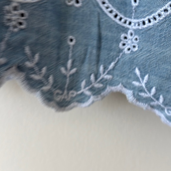 GAP Blue and White Matching Shorts Set with Scalloped Hem - Picture 3 of 4